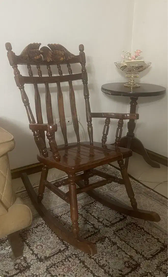 صندلی راک در حد نو مدل سیمرغ|مبلمان خانگی و میز عسلی|اسلامشهر, باغ فیض|دیوار