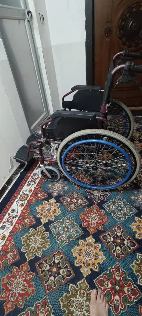 یک دستگاه ویلچر و یک دستگاه ضد|آرایشی، بهداشتی، درمانی|بروجرد, |دیوار