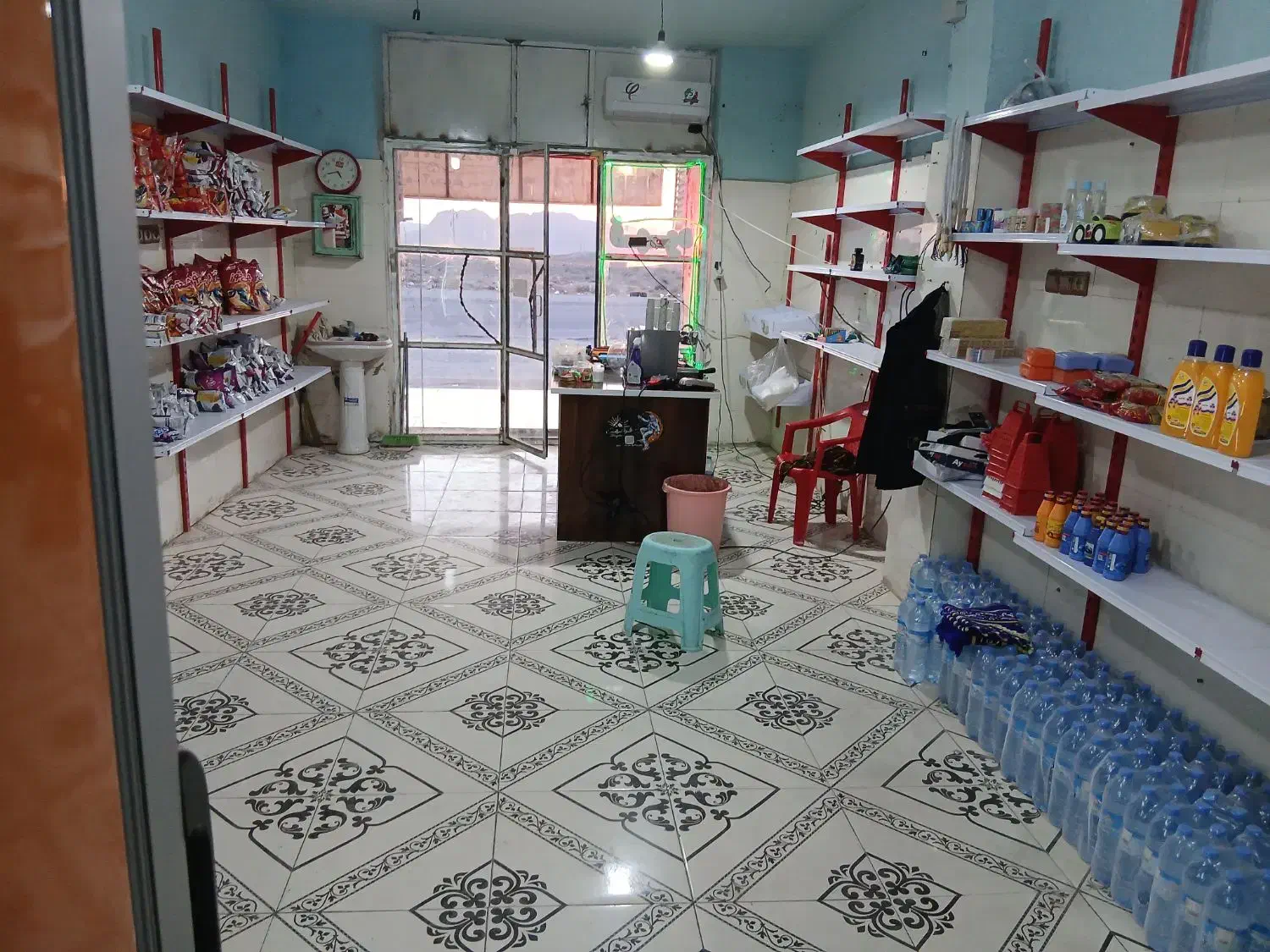 مغازه همراه با انبار|فروش مغازه و غرفه|سراوان, |دیوار