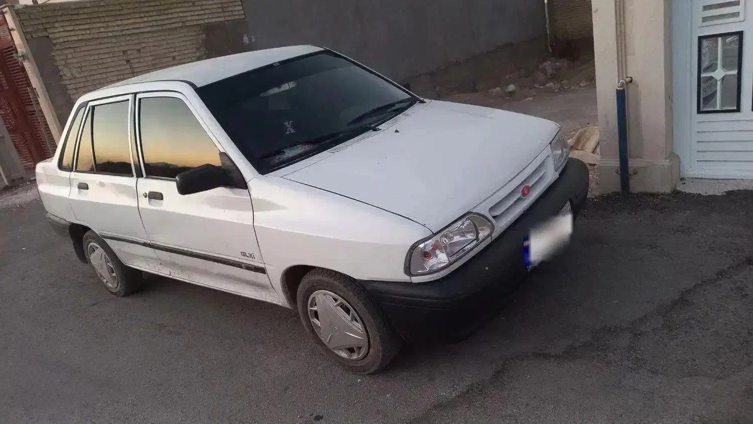 پراید مدل۸۱.بدونه ضربه چند جاش صاف کاری بدون رنگ|خودرو سواری و وانت|استهبان, |دیوار