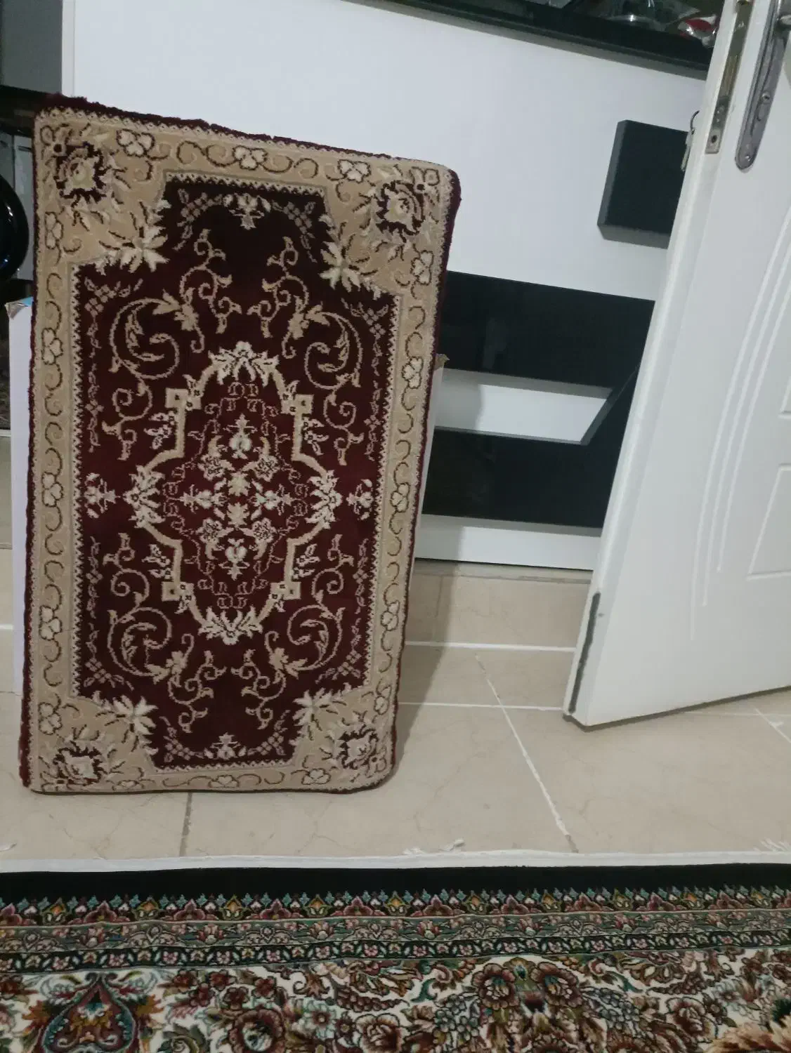 پشتی پنبه|پشتی|سنندج, |دیوار