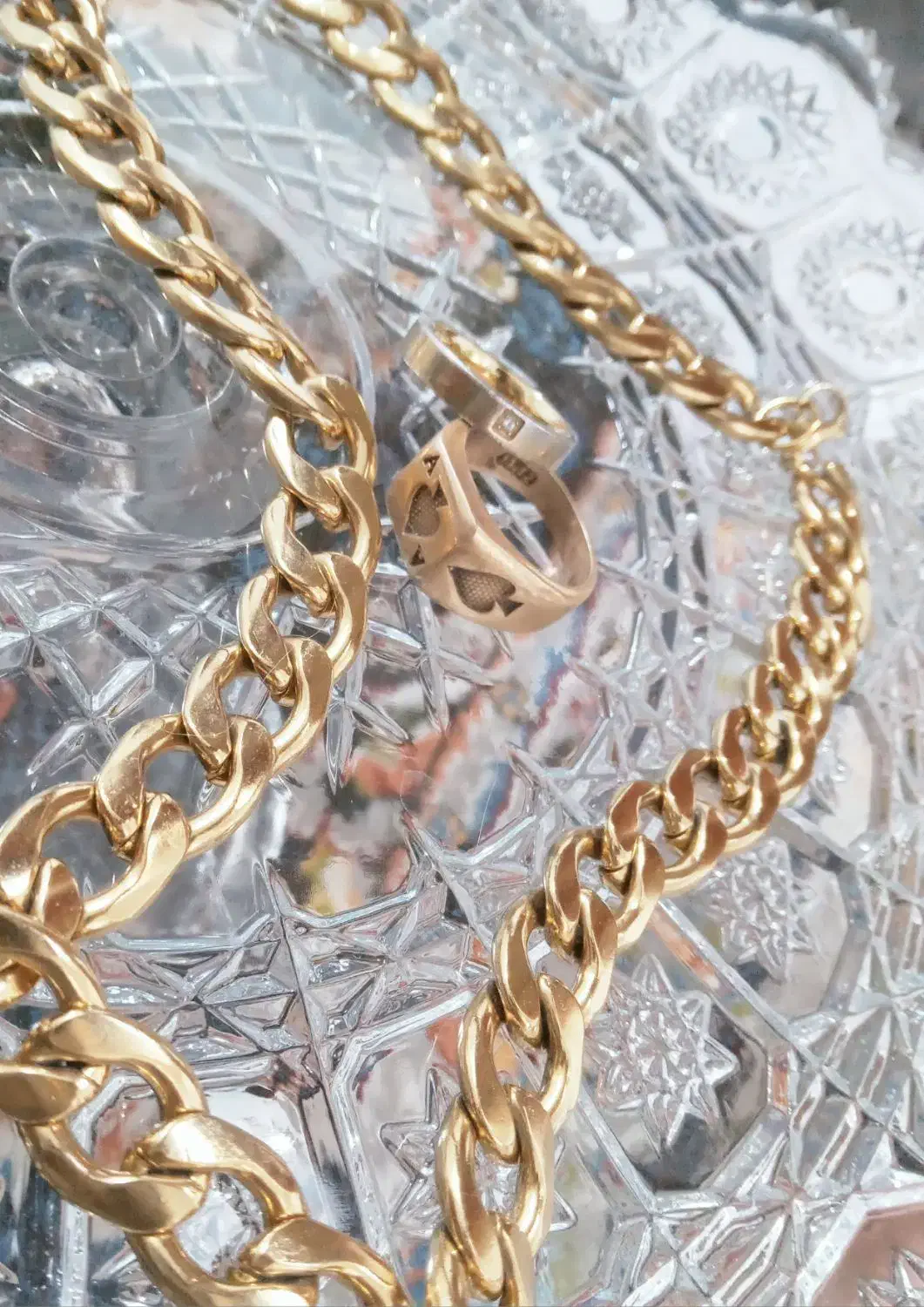 یک گردن بند ودو انگشتر|بدلیجات|ایوان, |دیوار