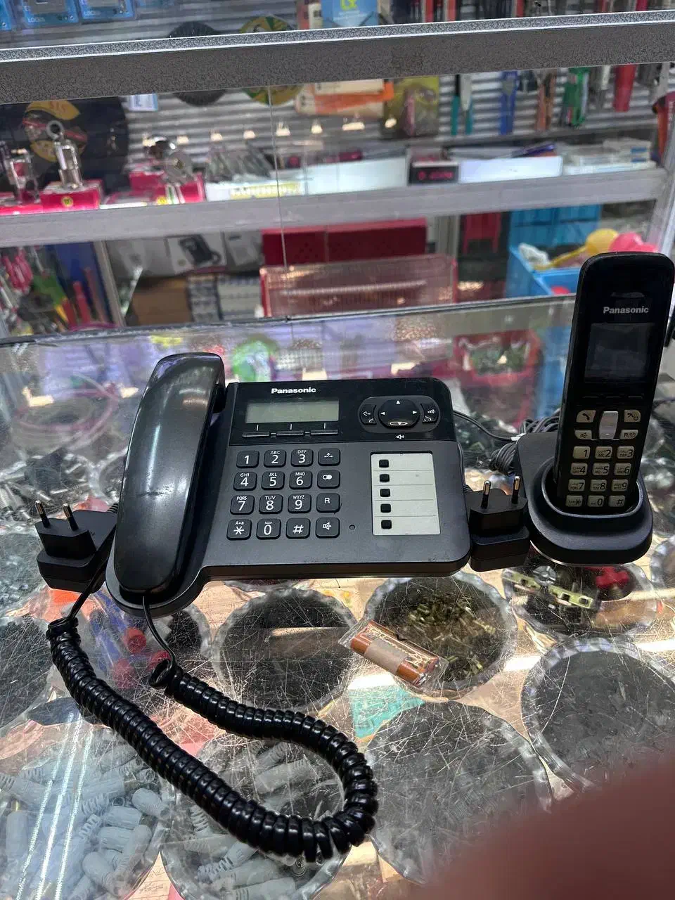 تلفن ۲ گوشی پاناسونیک|تلفن رومیزی|تهران, فلسطین (میدان انقلاب)|دیوار