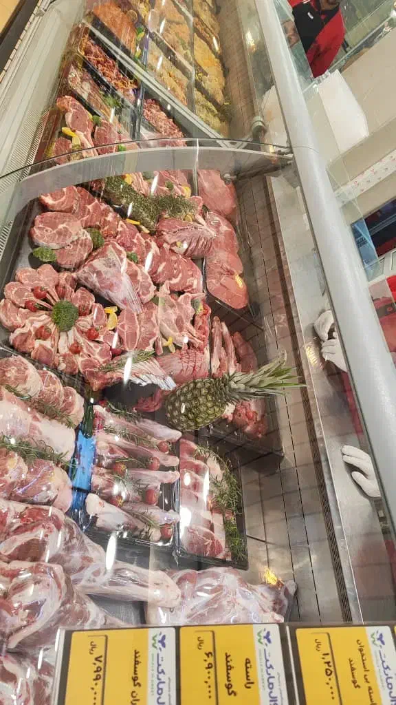 استخدام قصاب وکمک قصاب آقا وخانم|استخدام خدمات فروشگاه و رستوران|تهران, اباذر|دیوار