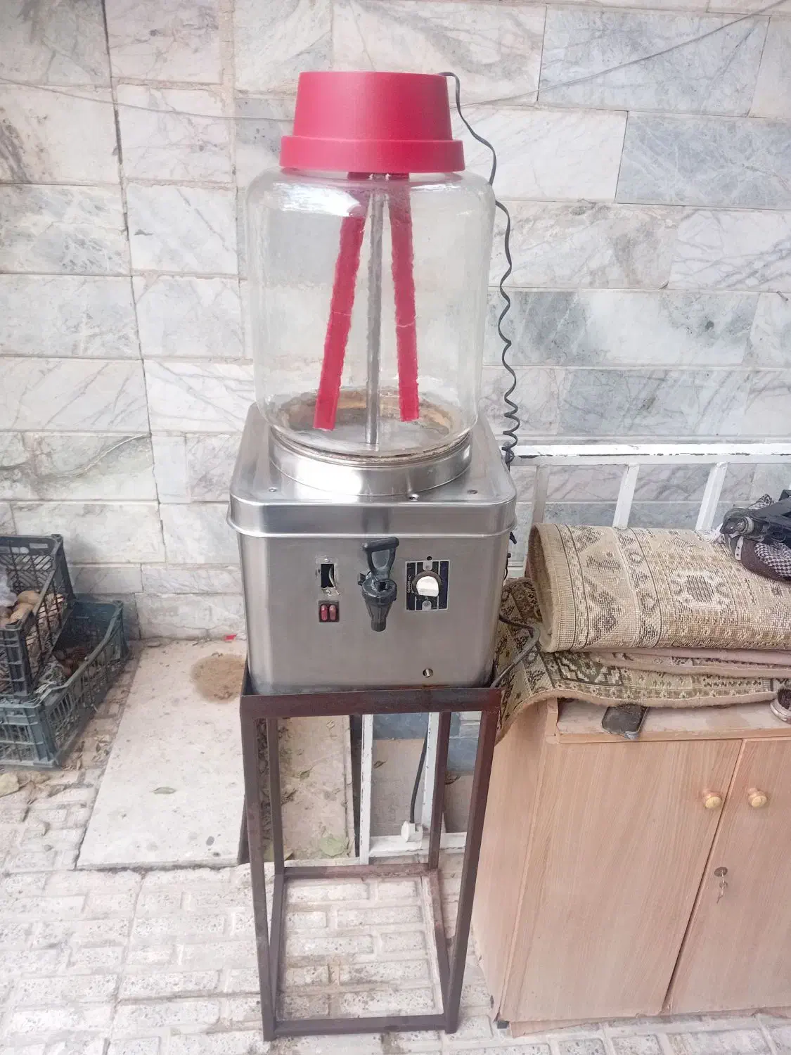 یک عدد دستگاه شربت سرد کن تکنو دقیق اصل|کافی‌شاپ و رستوران|کرج, کوی امامیه|دیوار