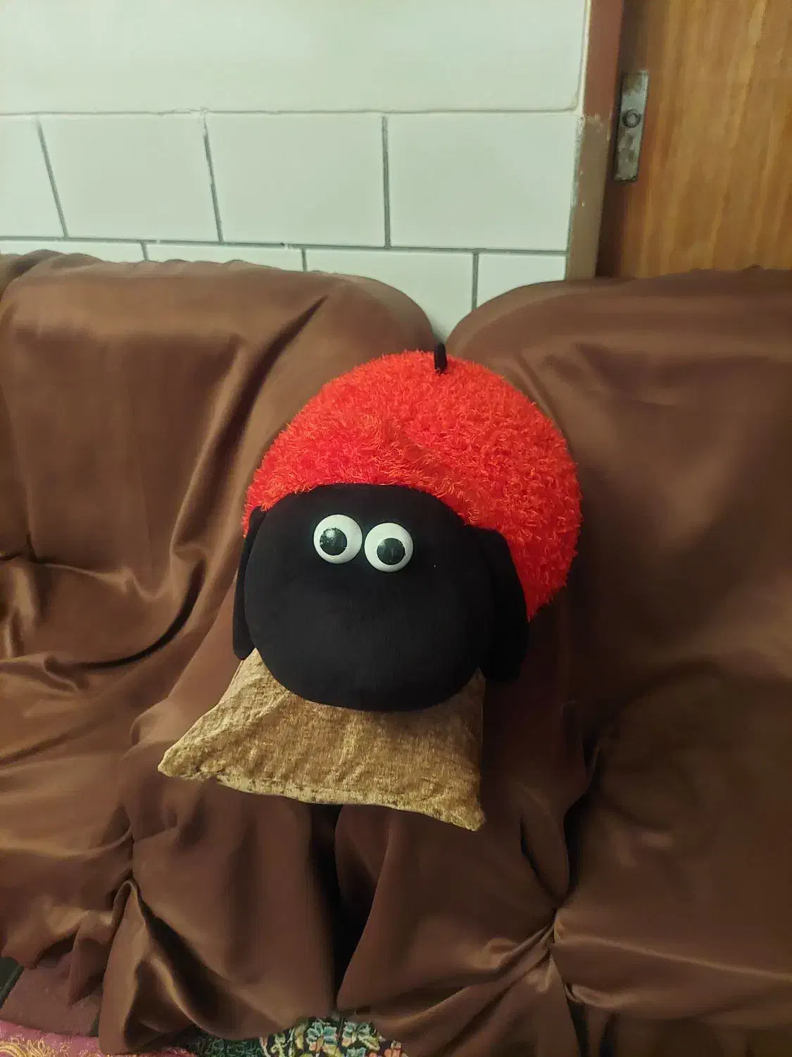 عروسک در حد نو|اسباببازی بچه|کیش, |دیوار