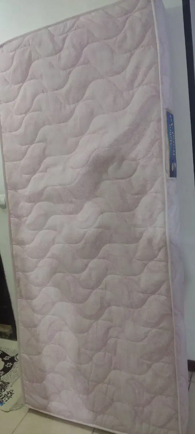 تشک و کیف|تشک تختخواب|فولادشهر, مسکن مهر فولادشهر|دیوار