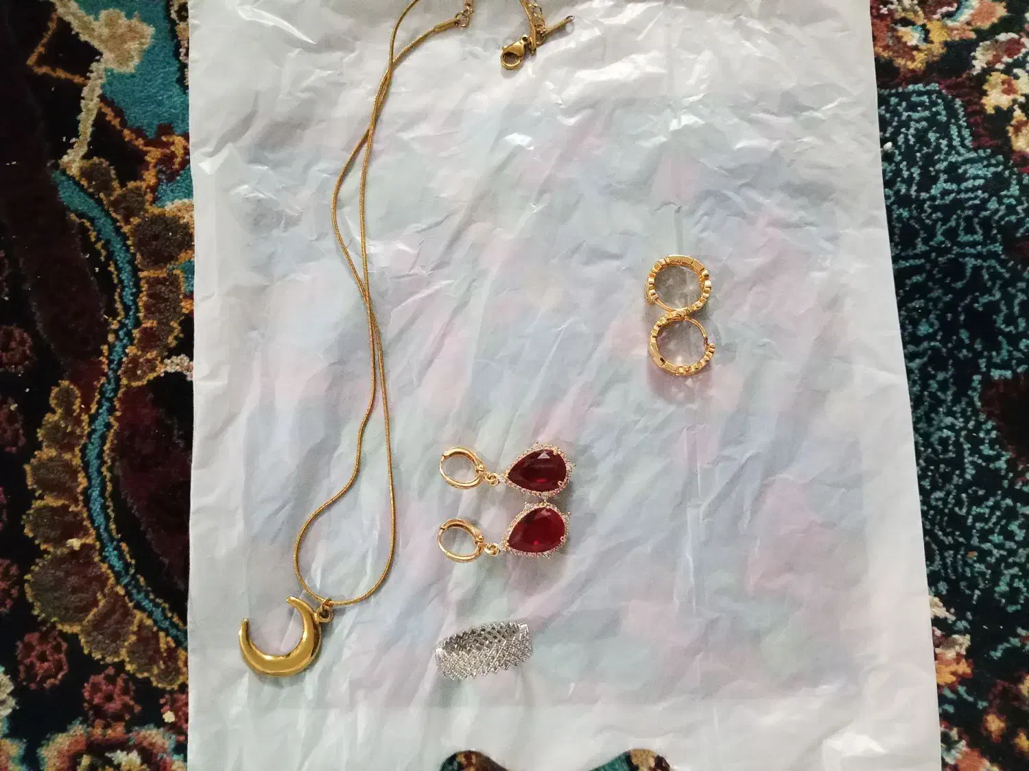 بدلیجات|بدلیجات|رباط‌کریم, رباط‌کریم|دیوار