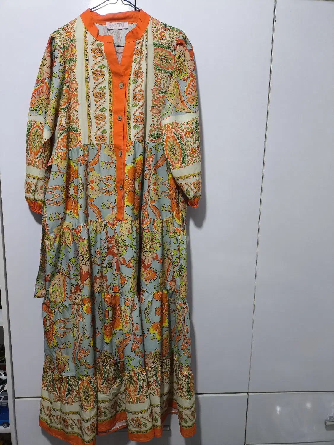 پیراهن|لباس|رشت, استادسرا|دیوار