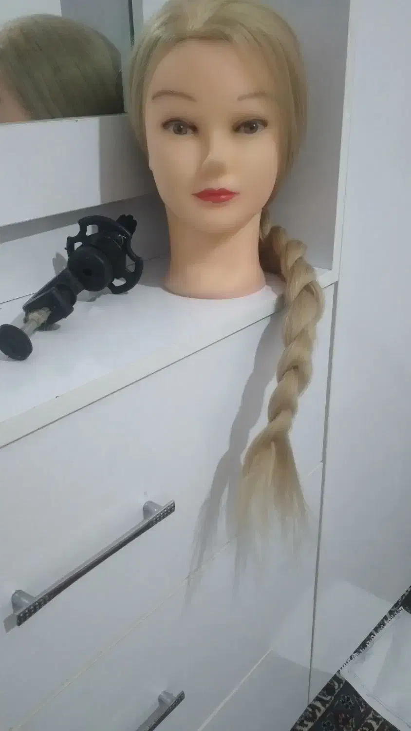 سر مانکن|آرایشگاه و سالن‌های زیبایی|تربت‌حیدریه, باغ سلطانی|دیوار