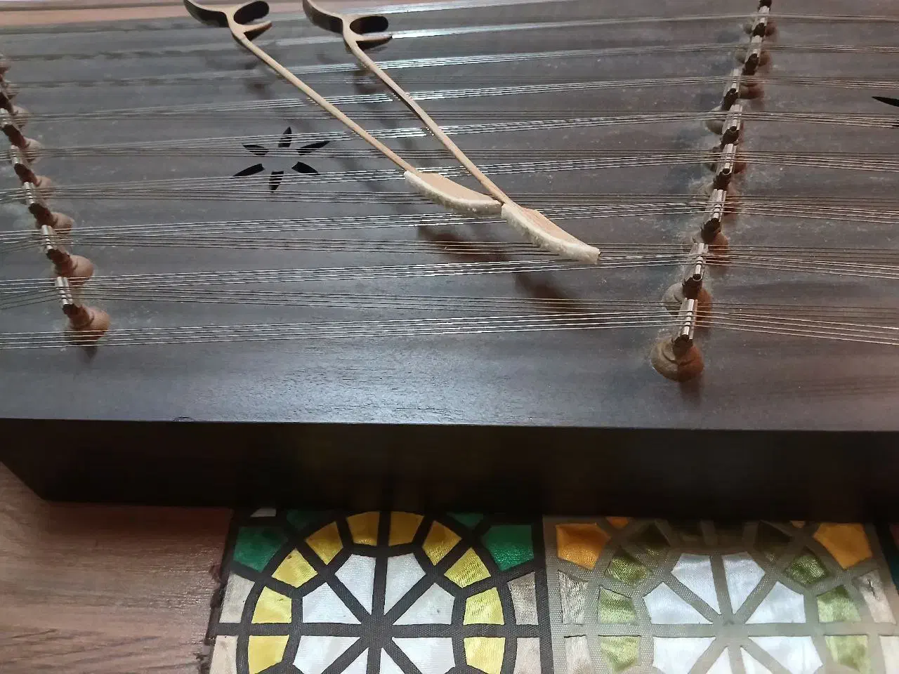 سنتور اعلا برند علیزاده با لوازم جانبی کامل|سازهای سنتی|رشت, سعدی (تختی)|دیوار