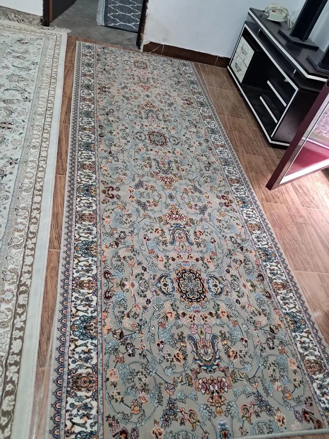 فرش کناره ۵۰۰شانه یکمتردر۳متر|فرش|رشت, جانبازان|دیوار