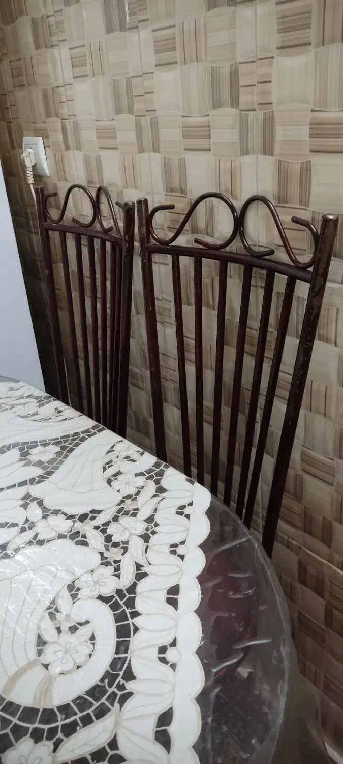 میز ناهارخوری سالم (۴نفره)|میز و صندلی غذاخوری|مشهد, ایثارگران|دیوار