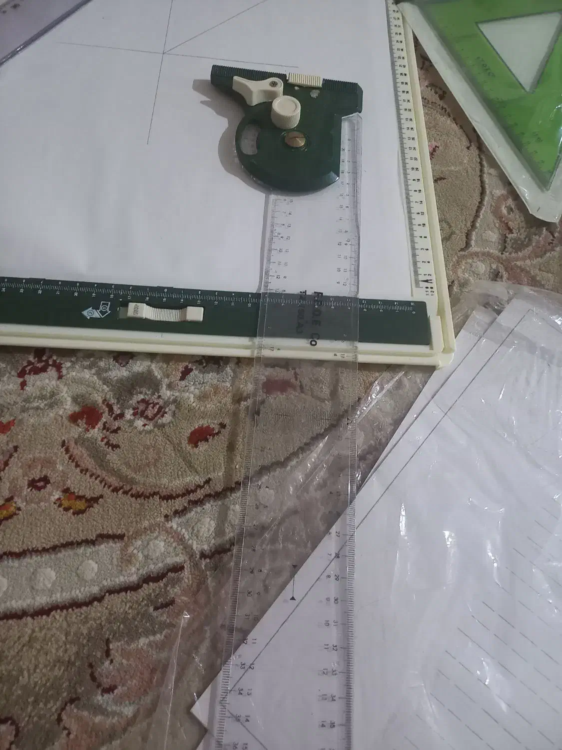تخته و گونیا نقشه کشیو خط کش|لوازم التحریر|اهواز, کوی مهدیس|دیوار