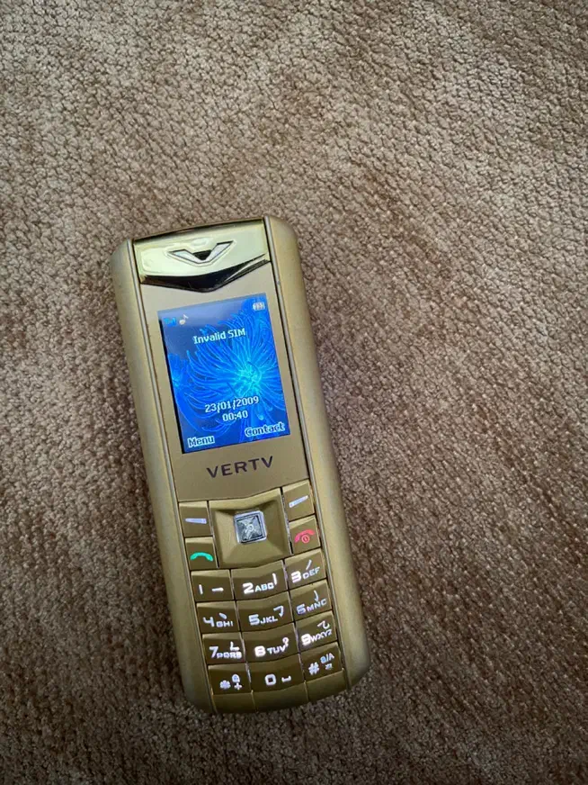 گوشی ورتو مینی کلکسیونی|موبایل|همدان, |دیوار