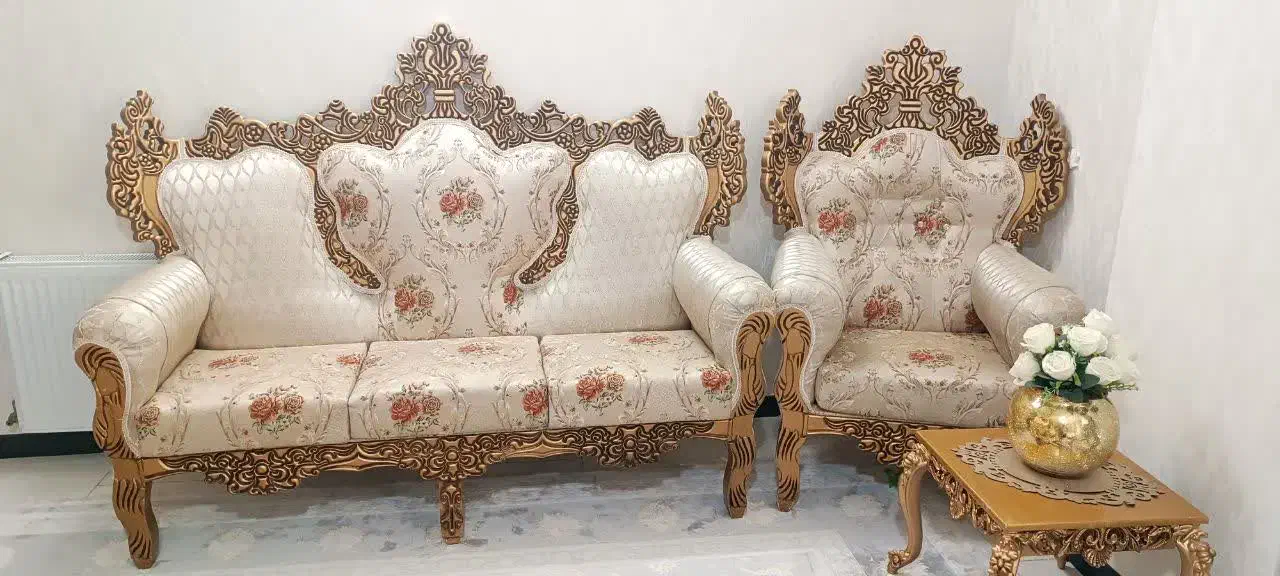 مبل سلطنتی ۷ نفره|مبلمان خانگی و میز عسلی|کاشان, شهرک خاتم الانبیا (مسکن ملی کاشان)|دیوار