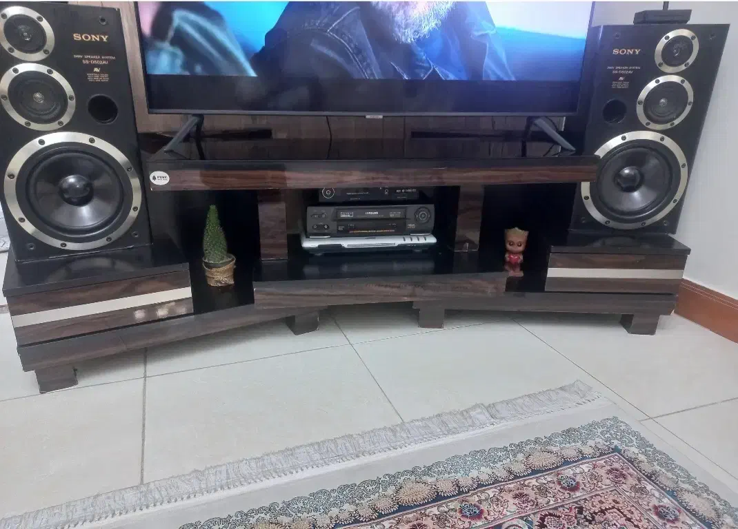 میز تلویزیون|میز تلویزیون|ری, سیزده آبان|دیوار