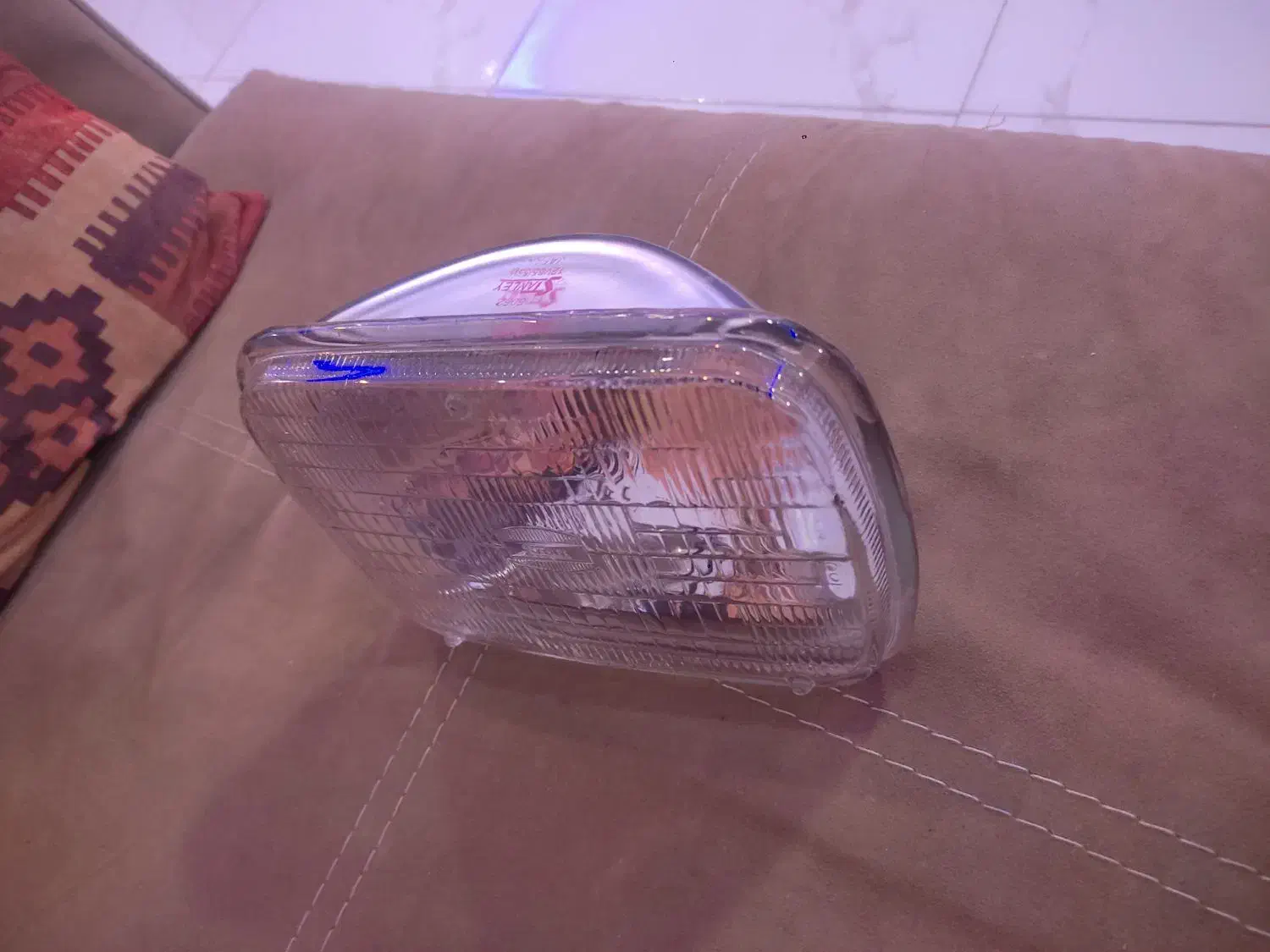 بلوری چراغ جلو استنلی ژاپنی قدیمی|کلکسیون اشیاء عتیقه|صدرا-فارس, فاز ۲|دیوار