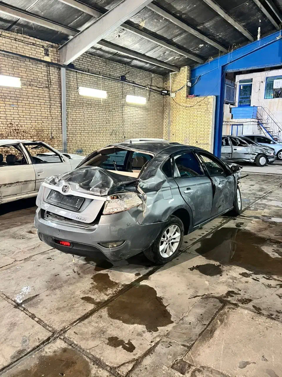 برلیانس H330 اتومات مدل 96 تصادفی|خودرو سواری و وانت|مشهد, امام رضا (ع)|دیوار