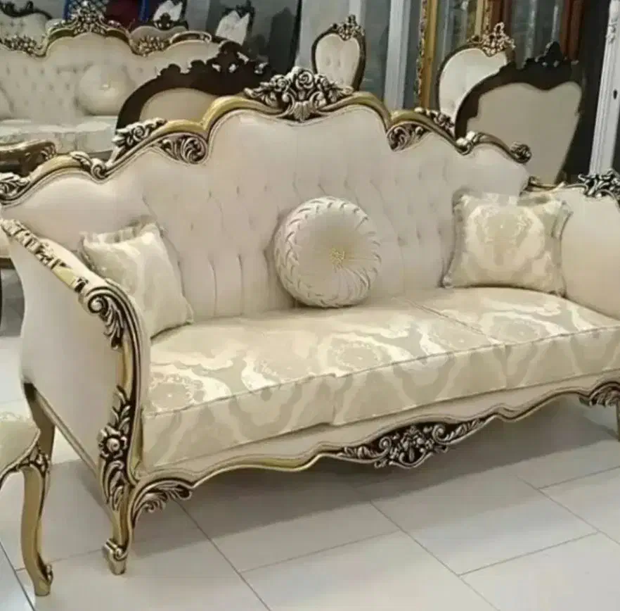 مبل کلاسیک و زیبای آراد|مبلمان خانگی و میز عسلی|بناب, |دیوار