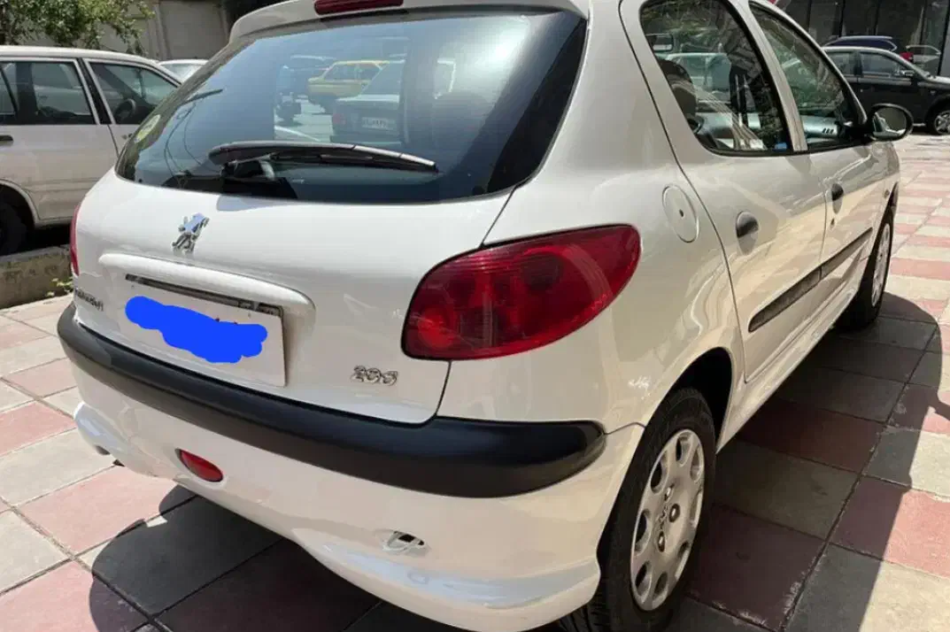 پژو ۲۰۶/رنت انواع خودروهای داخلی/کرایه اتومبیل|خودرو اجاره‌ای|تهران, فلسطین (میدان انقلاب)|دیوار