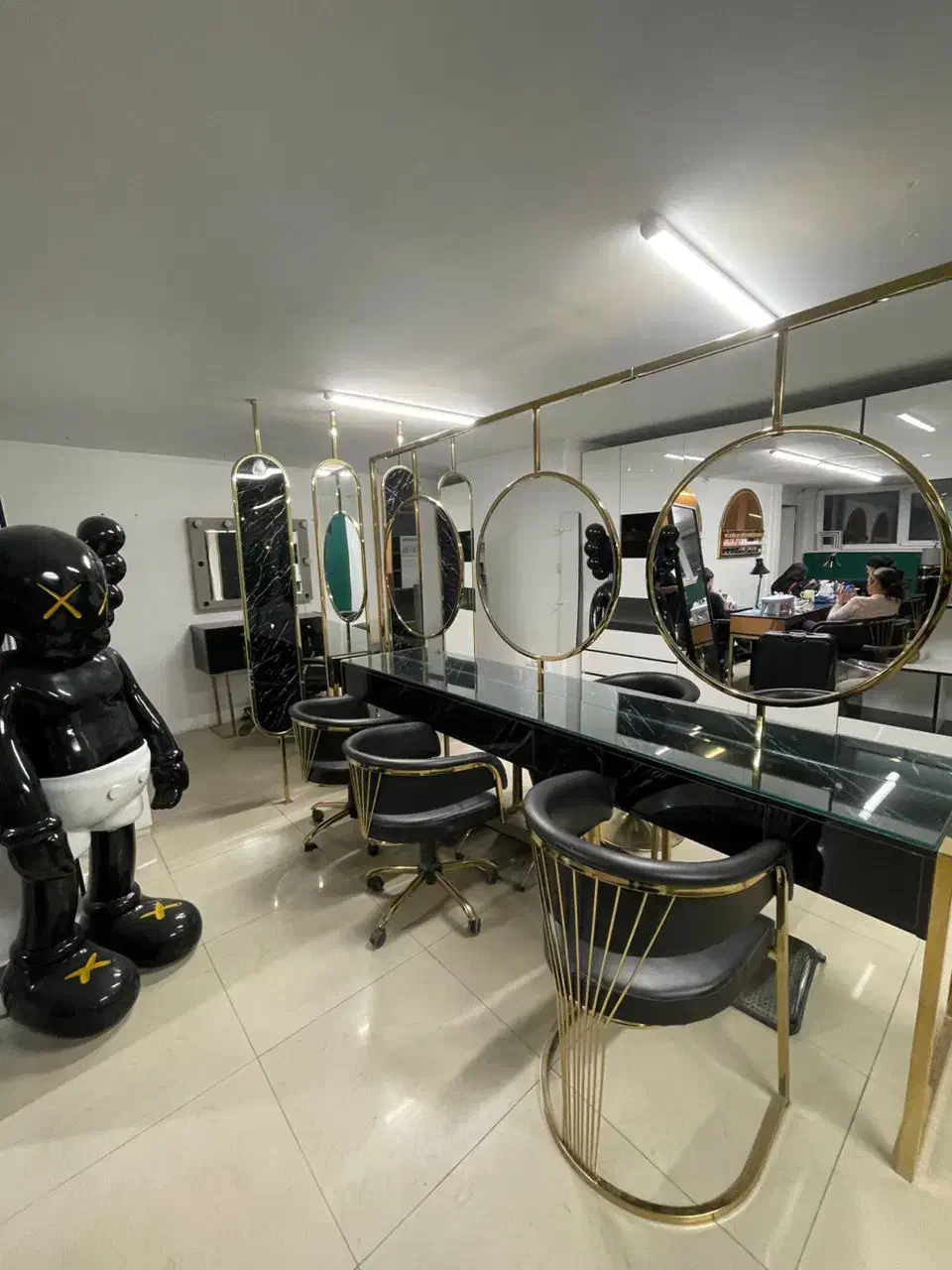 اجاره صندلی اجاره تخت به همهلاین هادر اموزشگاه|خدمات آرایشگری و زیبایی|تهران, میرداماد|دیوار