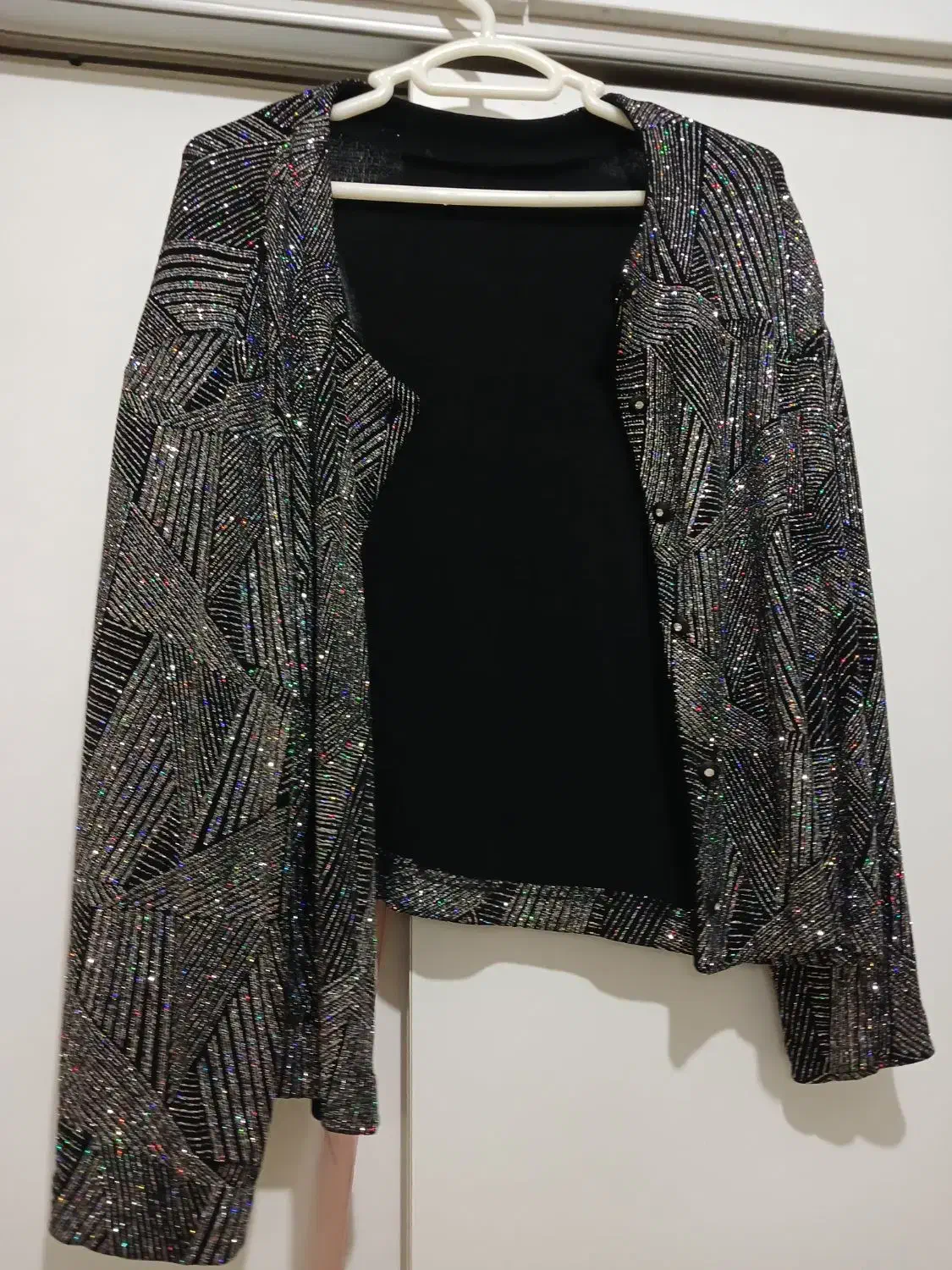 شومیز|لباس|کرج, برغان|دیوار