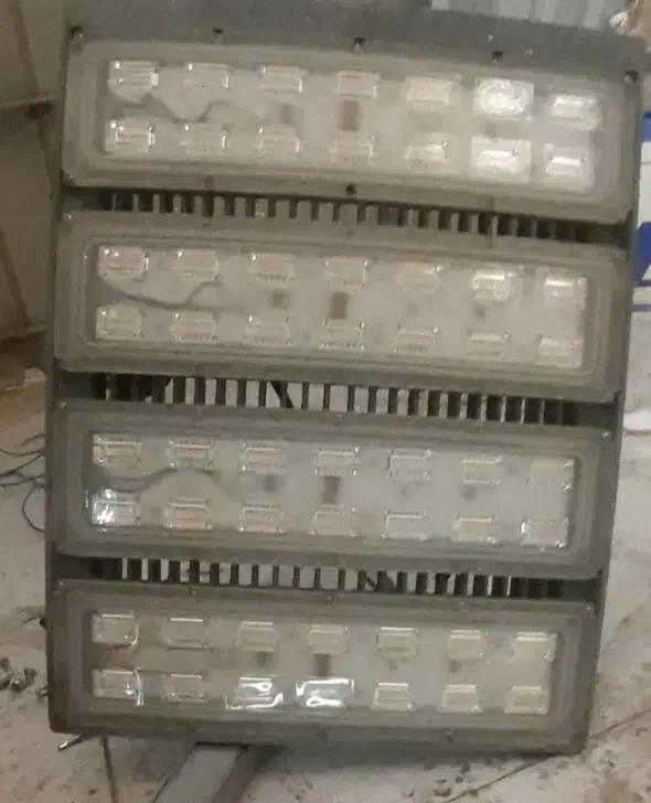 پرژکتور|لامپ و چراغ|کرج, مصباح|دیوار