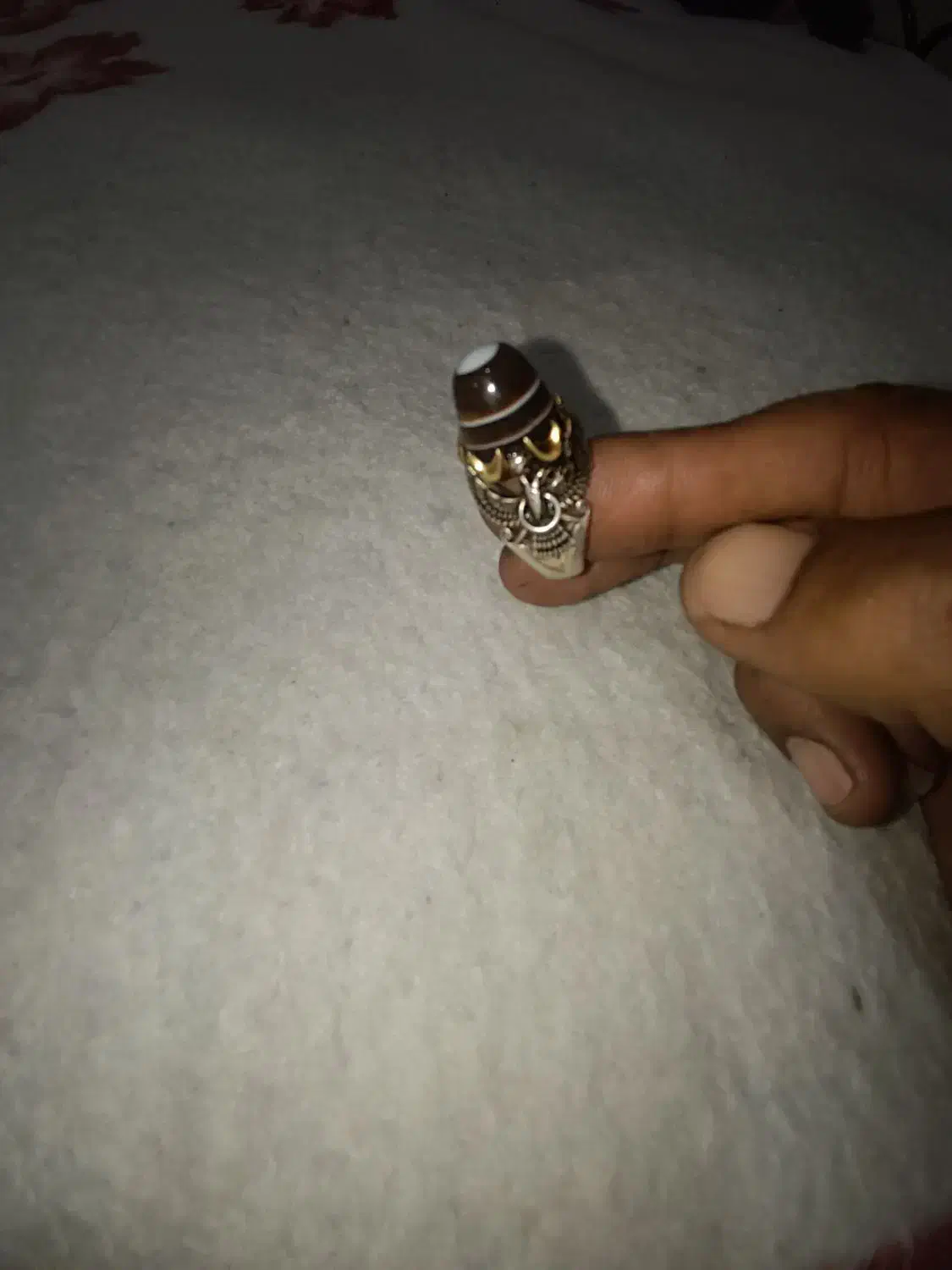 انگشتر نقره|جواهرات|کنار تخته و کمار, |دیوار