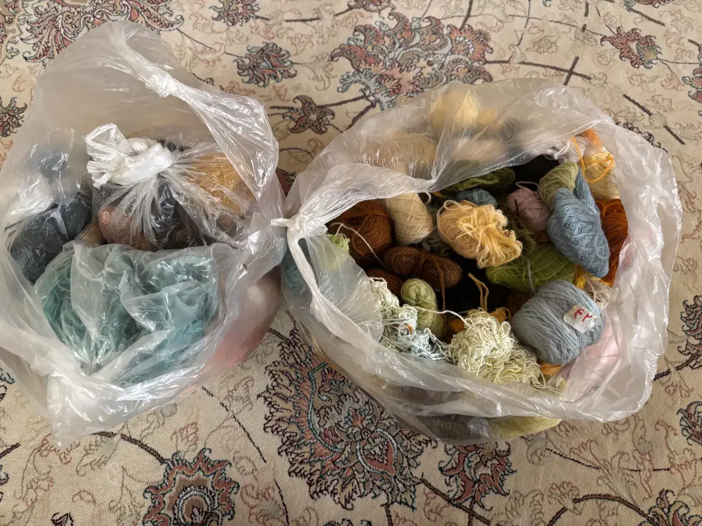 نخ و نقشه شاعر جوان و پاسور باز|تابلو فرش|کرمانشاه, |دیوار