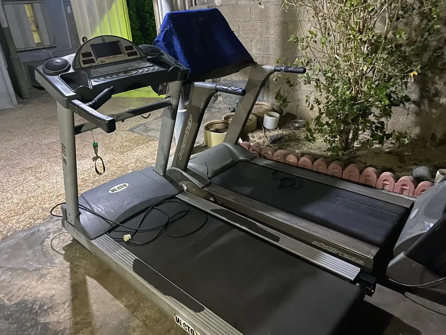 4 عدد تردمیل باشگاهی و‌ نیمه باشگاهی|تجهیزات ورزشی|اهواز, ۲۴ متری|دیوار