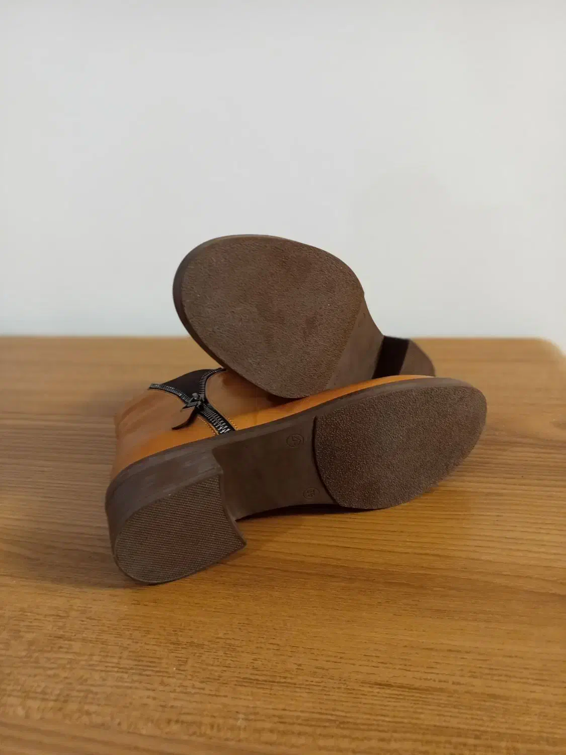 نیم پود چرم پوشیده نشده|کیف، کفش، کمربند|فردیس, خیام غربی|دیوار