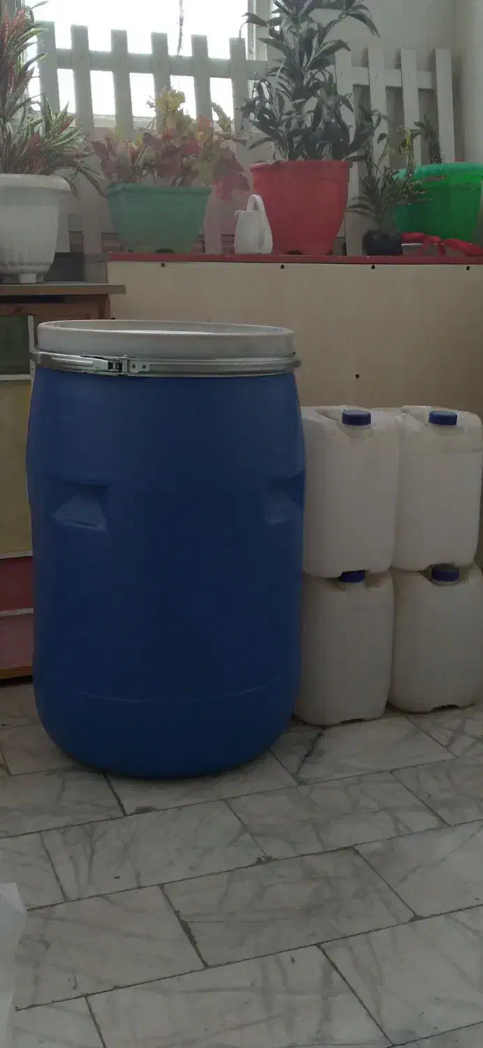 بشکه ۱۰۰ لیتری  ۴ گالن ۱۰ لیتری|ظروف نگهدارنده، پلاستیکی، یک‌بارمصرف|کرج, حیدرآباد|دیوار