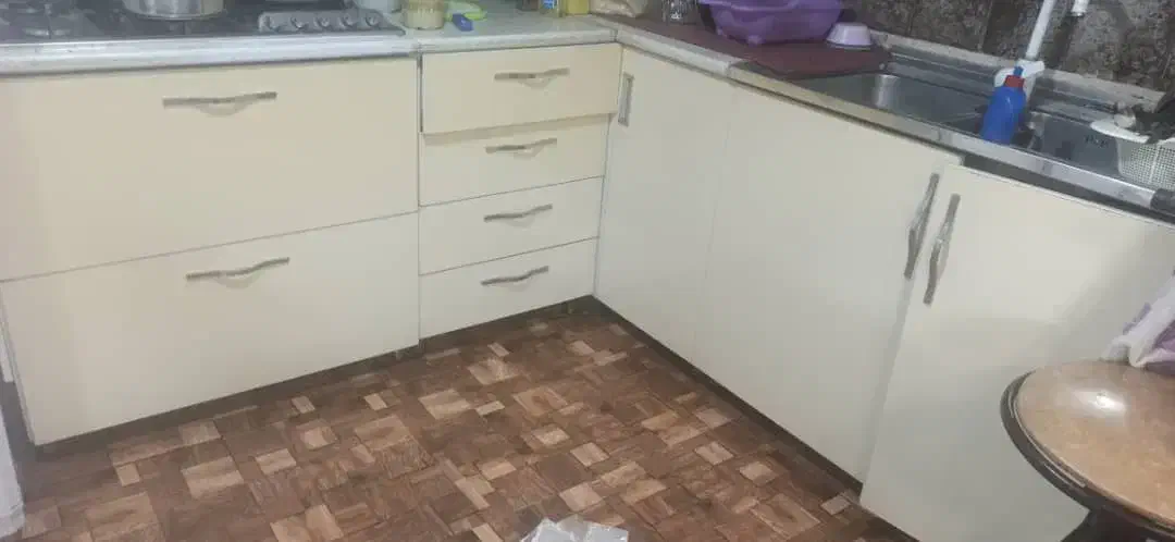 کابینت کار کرده بعلاوه هود ومیز اپن|آب‌چکان و نظم‌دهنده ظروف|شیراز, زند|دیوار