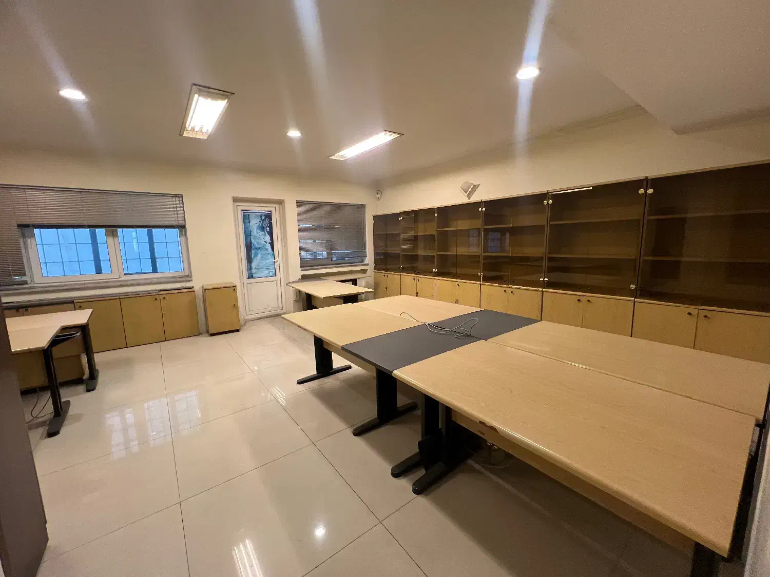 ۲۵۰ متر سند اداری ملاصدرا|اجارهٔ دفتر کار، اتاق اداری، مطب|تهران, شیراز|دیوار