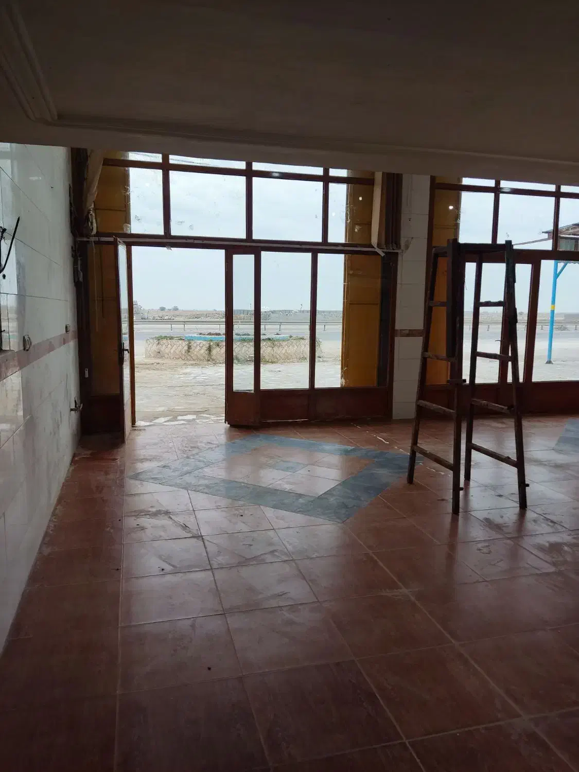 رهن و اجاره مغازه 100متری جاده عالیشهر بوشهر|اجارهٔ مغازه و غرفه|بوشهر, |دیوار