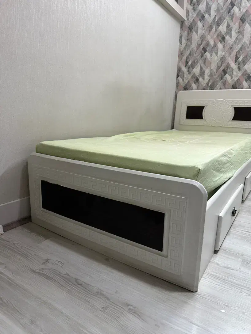 تخت خواب تک نفره|تخت و سرویس خواب|اصفهان, آبشار|دیوار