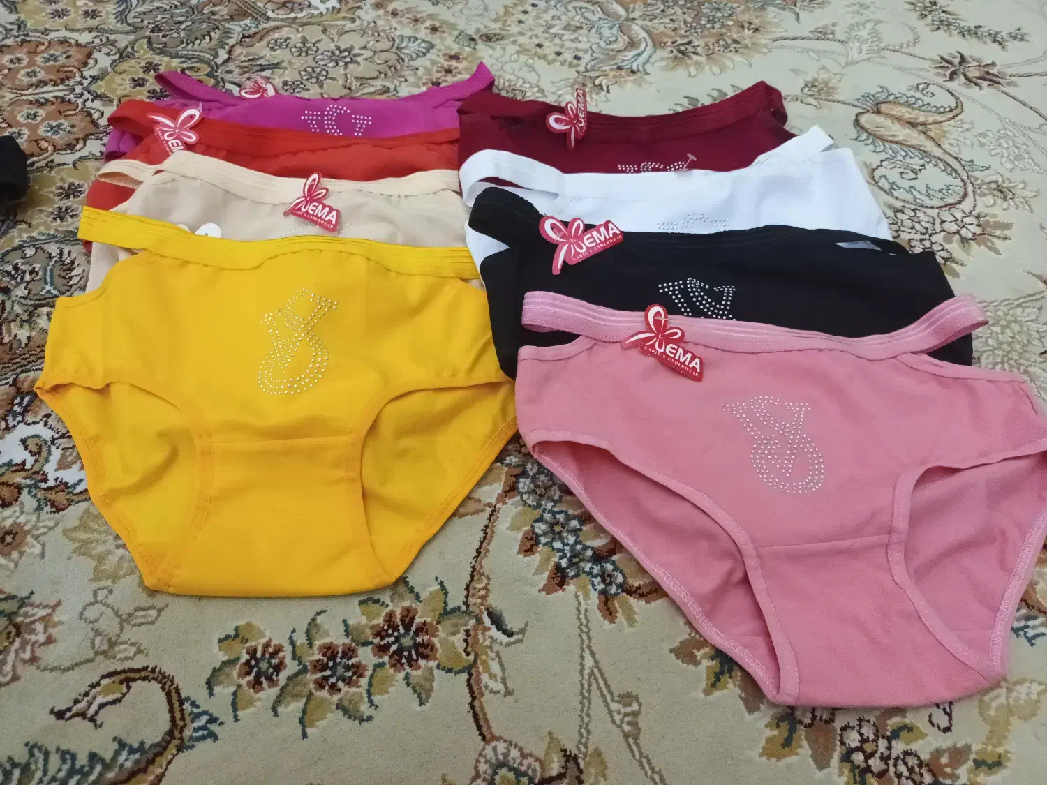 لباس زیر|لباس|پردیس, فاز ۳|دیوار