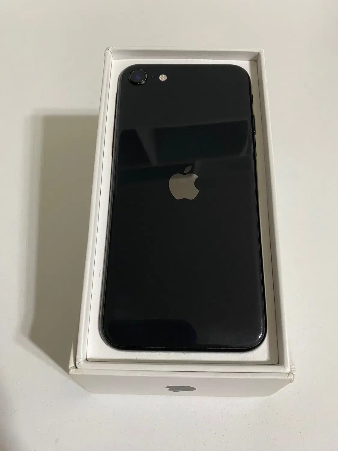 iPhone SE(2020) با حافظهٔ ۱۲۸ گیگابایت|موبایل|مشکین‌دشت, |دیوار