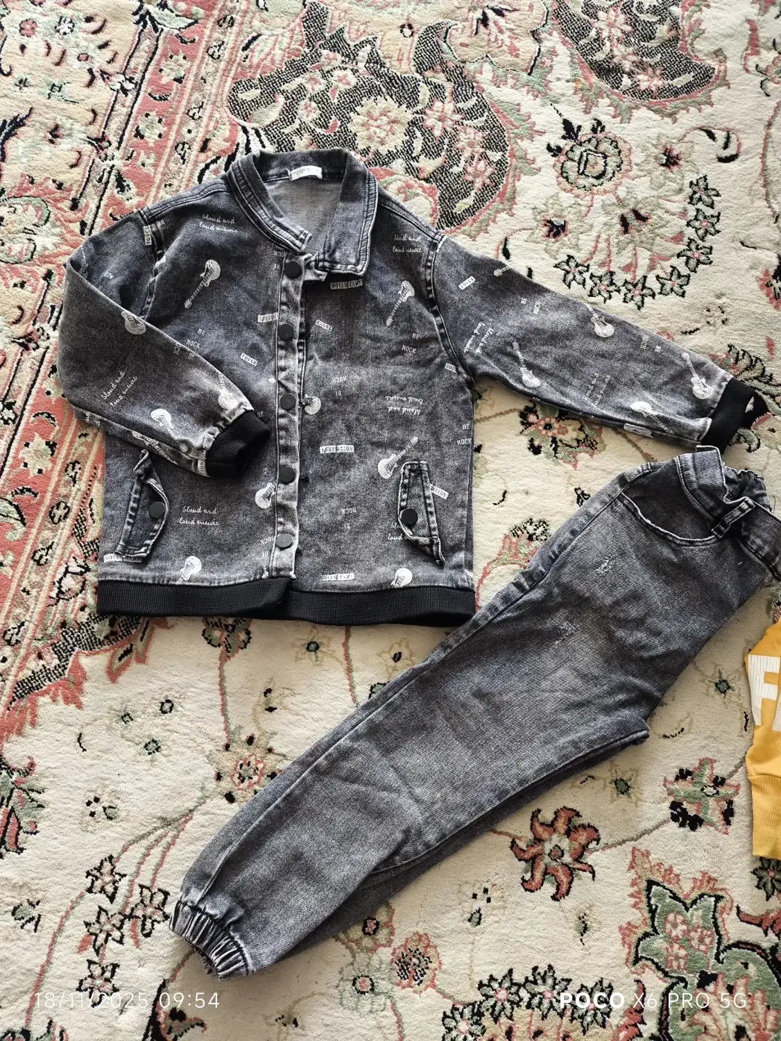 تعدادی لباس پسرونه در حد نو|کفش و لباس بچه|نورآباد, |دیوار