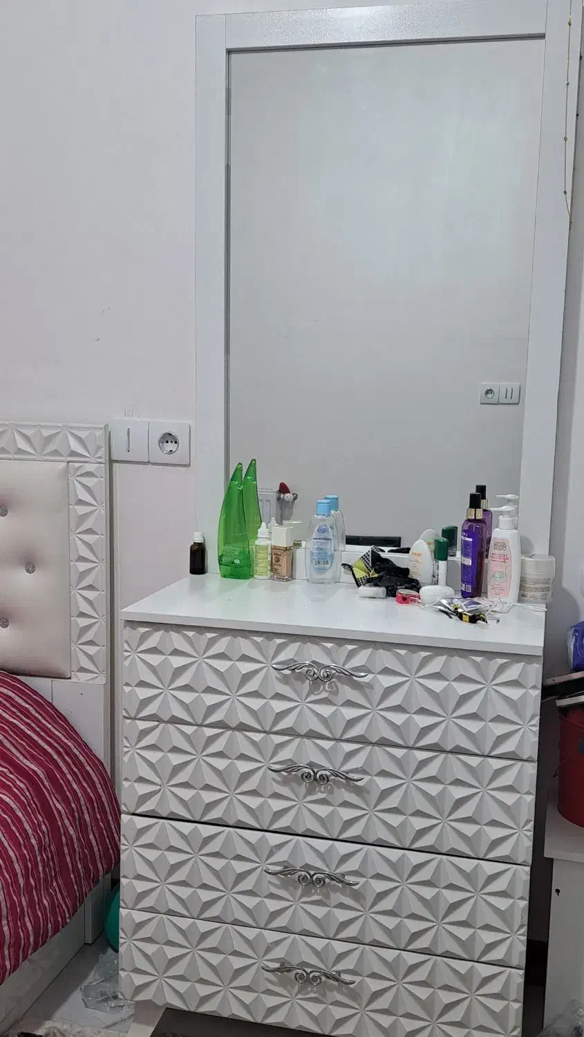 سرویس تخت خواب دونفره همراه دراور|تخت و سرویس خواب|شاهین‌شهر, اقبال لاهوری|دیوار