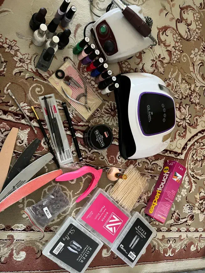 وسایل کاشت ناخن|آرایشگاه و سالن‌های زیبایی|یاسوج, |دیوار