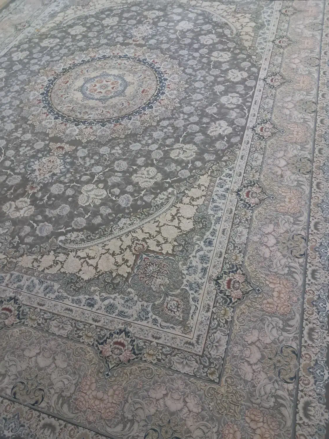 فرش۱۲متری۱۵۰۰شانه۴۵۰۰تراکم طوسی فیلی|فرش|تهران, سجاد|دیوار