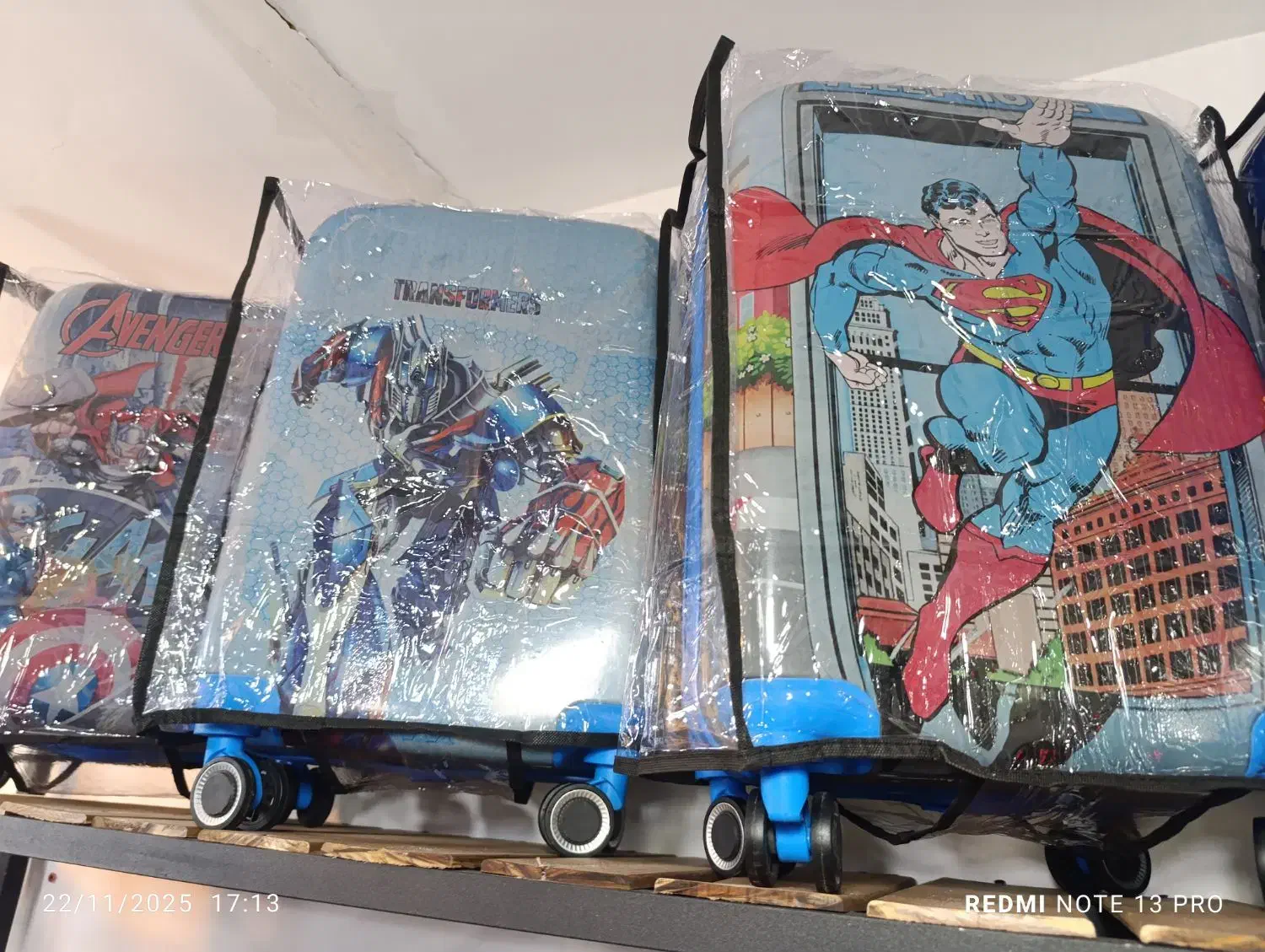 چمدان کودک|کیف، کفش، کمربند|قم, زاویه|دیوار