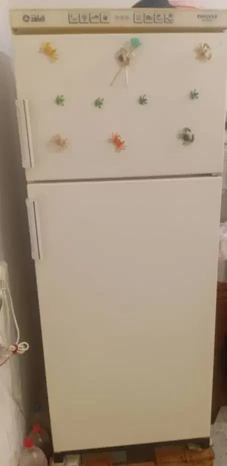 یخچال در حد نو|یخچال و فریزر|خشت, |دیوار