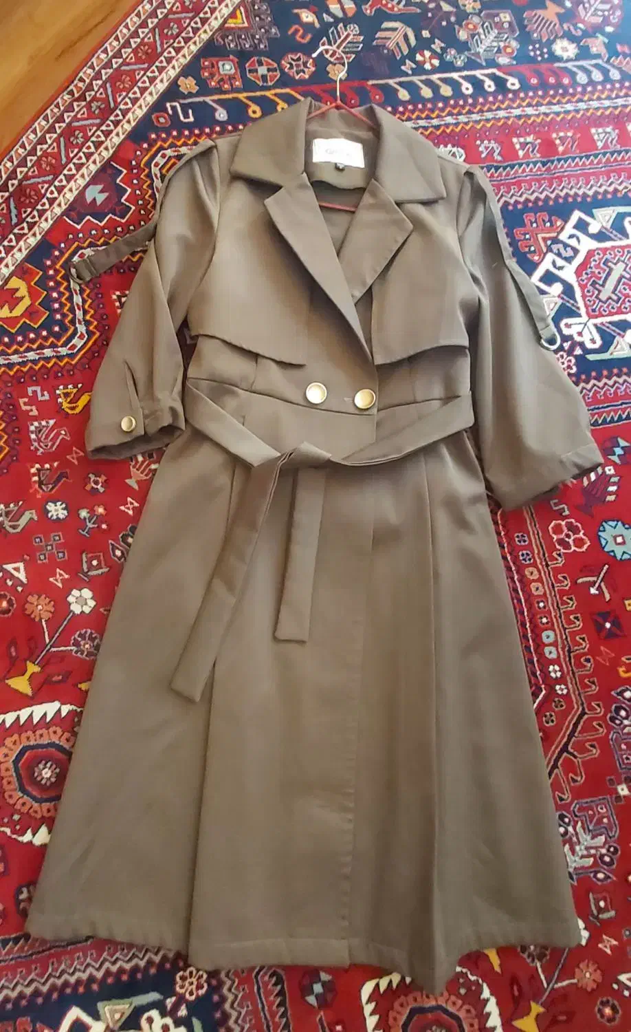 بارونی|لباس|فولادشهر, فولادشهر|دیوار