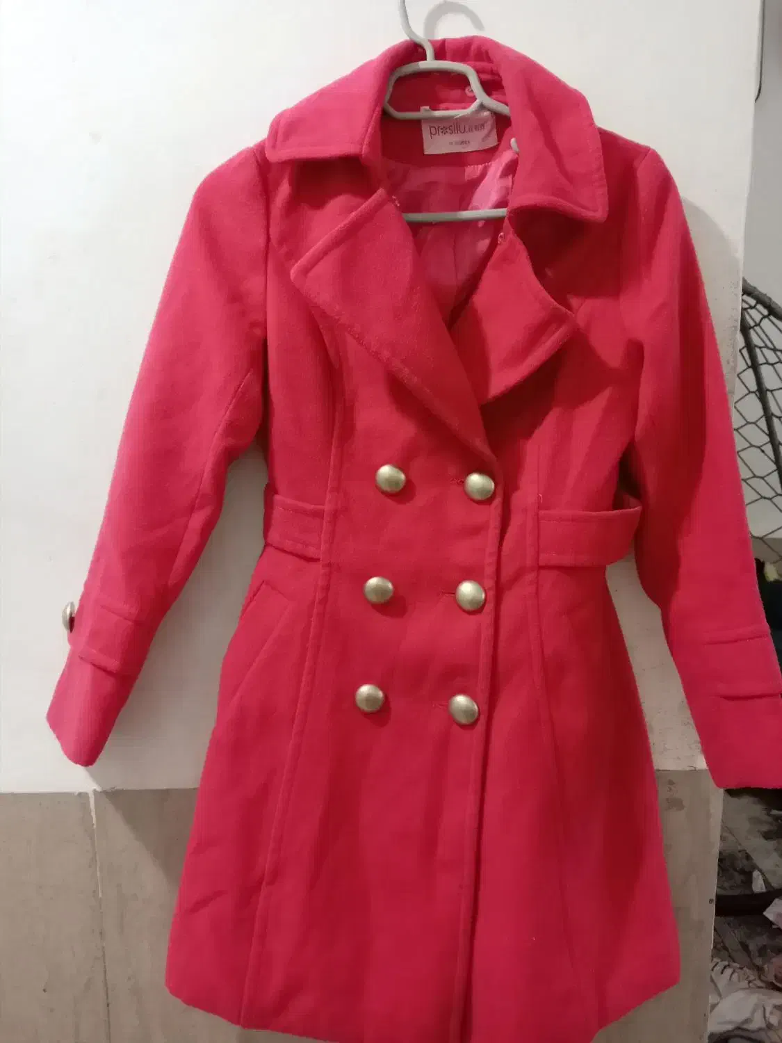 پالتو|لباس|مشهد, موعود|دیوار