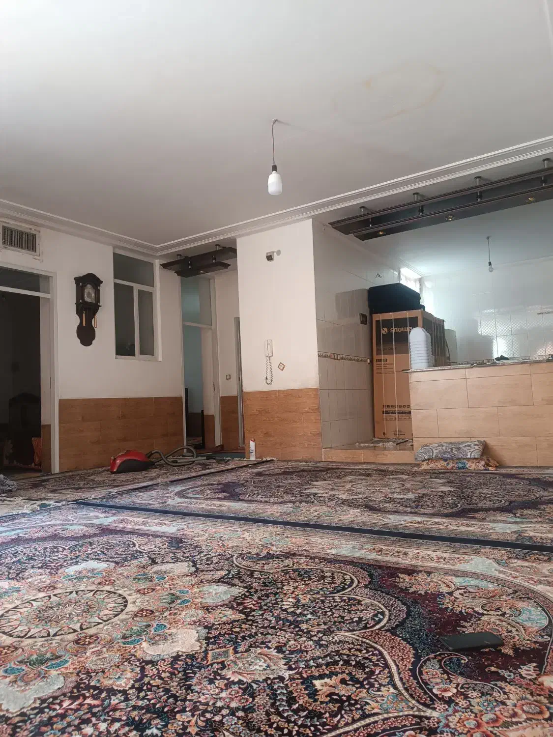 طبقه دوم سه خواب  پارکینگ دار.   رهن واجاره|اجارهٔ آپارتمان|شیراز, شهرک دارایی|دیوار