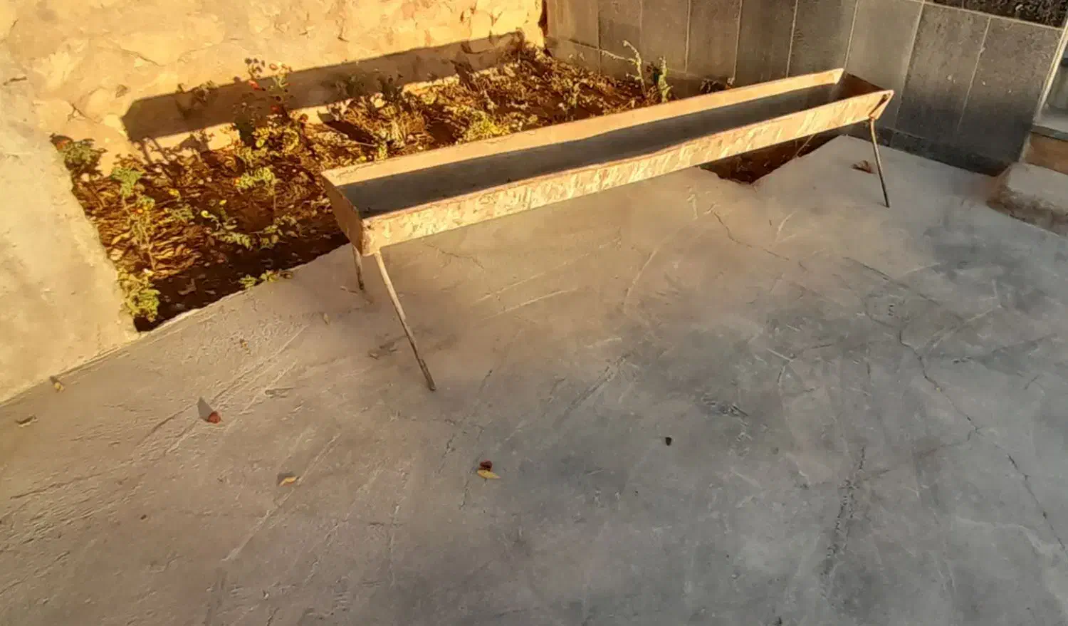 آخور یا همون پوت قدیمی محکم سالم واسه کاه|لوازم جانبی حیوانات|لردگان, |دیوار