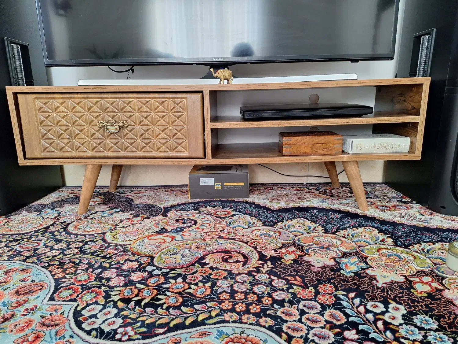 میز تلویزیون سالم|میز تلویزیون|رباطکریم, رباطکریم|دیوار